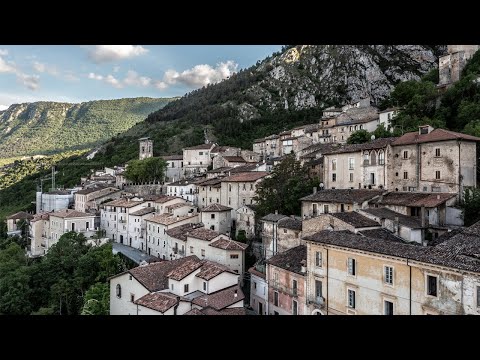 I Explored An Abandoned Italian GHOST CITY - Hundreds of houses with everything left behind